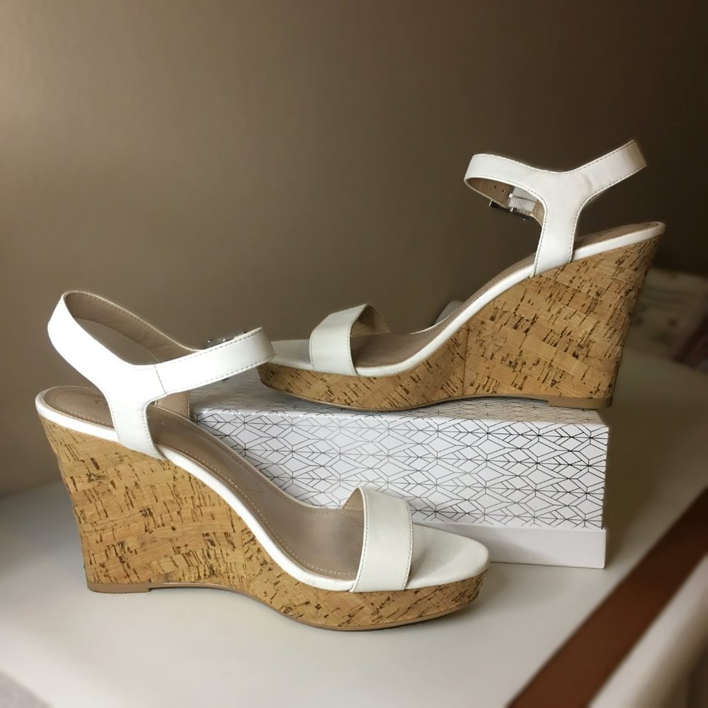 CHARLES BY CHARLES DAVID "Lambert" Cork heeled sandal - Picture 3 of 14